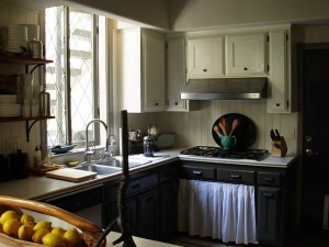 A peek at Scott and Kristan's $1000 kitchen renovation
