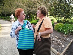 Judy Lowe and Mary Ann Newcomer compared their nifty zipper-bags