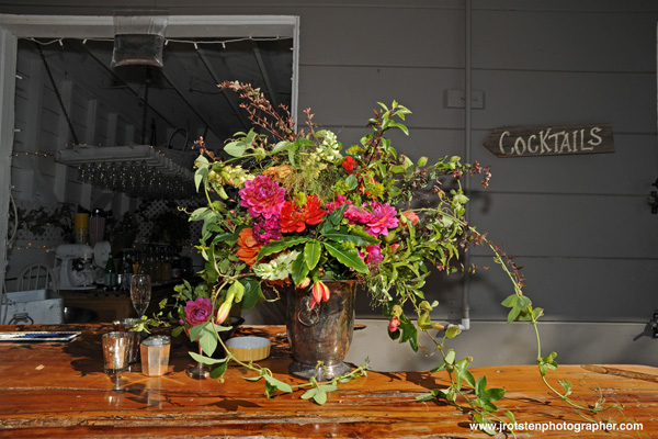 Another yummy seasonal floral arrangement, using California-Grown flowers from farmers Pilar knows and supports.