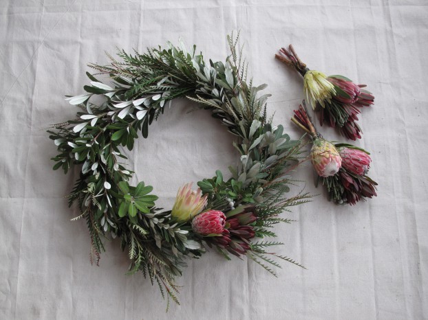 I made three small "bouquets" to attach to the wreath as floral accents.