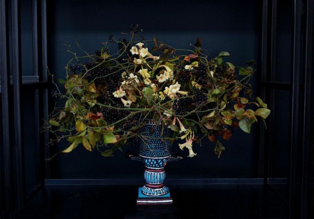 An Emily Thompson botanical creation, displayed in a one-of-a-kind vase by artist Mark Gagnon (c) Sophia Moreno-Bunge