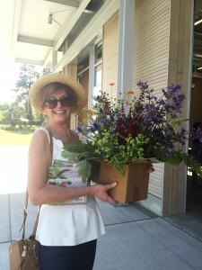 Susy Hutchison took home the Slow Flowers bouquet. 