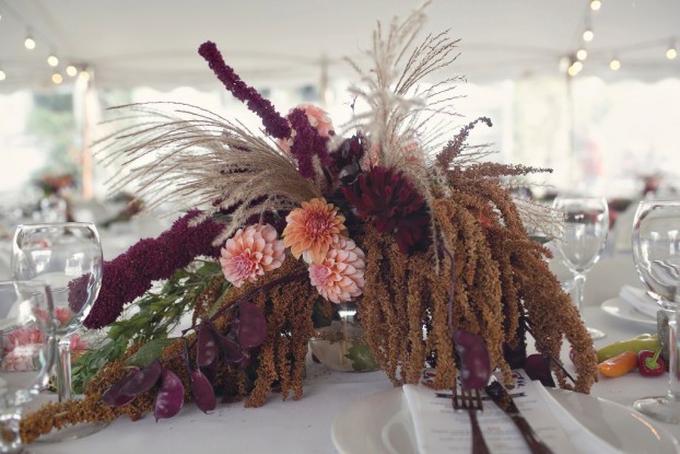 Susan McLeary of Passionflower Events in Michigan used the classic Syndicate "Rose Bowl" for her F2V centerpieces.