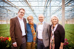 The Certified American Grown Program produces the Field to Vase Dinner Tour -- and is a sponsor of this Podcast. Shown from left: Bill Prescott of Sun Valley Flower Farm, NYT Bestselling author Amy Stewart of "Flower Confidential", Kasey and me.